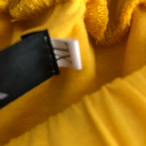 😊SOLD😊 NWT Great flowy top - Picture 5 of 5